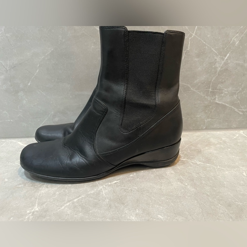 Kenneth Cole Reaction Women’s Classic Black Leather Ankle Chelsea Boots Size 7 - Picture 5 of 10